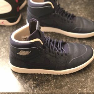 Jordan 1 Retro Nouveau Navy Snake